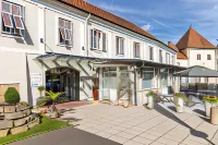 Kaiser Von Österreich, Historik- Und Thermalhotel