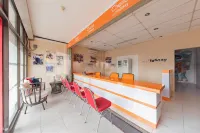 158 Guest House Mitra RedDoorz Hotels in Bojongloa Kidul