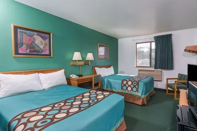 Super 8 by Wyndham New Stanton Hotels in Hempfield Township