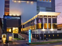 Aston Samarinda Hotel and Convention Center Hotel dekat Balai Bahasa Unmul