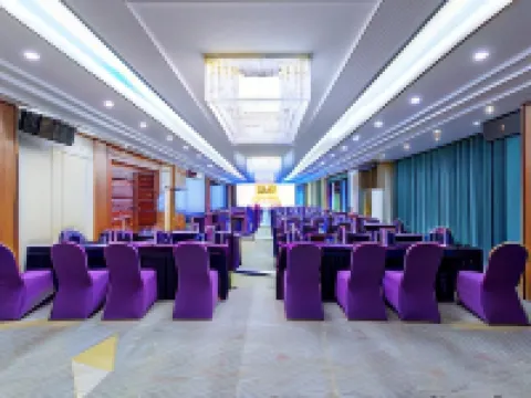 Vienna Hotel (Zhuhai City Rail Pearl Station)