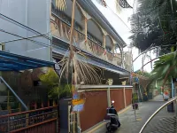 The Reinhold Guesthouse Bali Hotel dekat Toko Emas