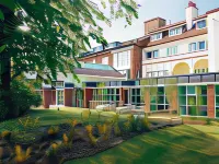 Regency Park Hotel, Health Club & Spa Hotels near East End