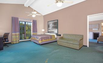 Super 8 by Wyndham Austell/Six Flags