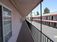Welcome Inn & Suites Anaheim - Motels