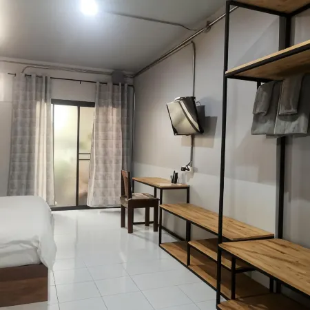 Siri Guesthouse @ Surat Thani