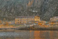 Cedar Grass Teriberka Hotels in Severomorsk