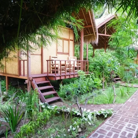 Shibui Garden Bungalows and Restaurant