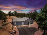 2 bedroom modern home in a private neighborhood10% weekly/15% monthly discount ペイソンのホテル