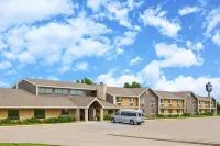 AmericInn by Wyndham Clear Lake Hotel di Clear Lake