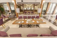Lamec Hotel Business - Breakfast