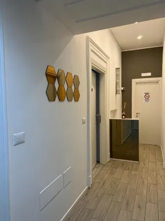 La Piazza Suite Отели рядом с достопримечательностью «Via Caracciolo e Lungomare di Napoli»