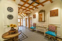 StayVista at the Oakridge Lavish 4 BHK Villa in Dharamshala with Jacuzzi Hotel a Kuran