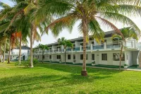 Bungalow Beach Hotel
