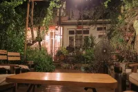 بيت شباب لوتس جاردن إزمير فنادق في 