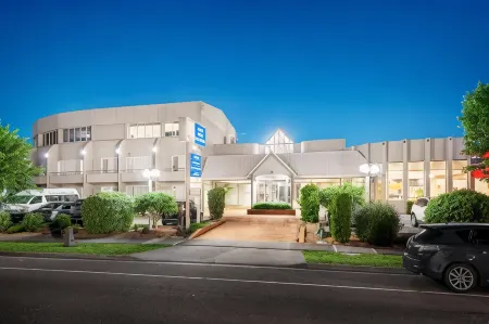 Ciloms Airport Lodge Отели в г. Кейлор