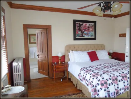 The Charleston Inn Hendersonville NC