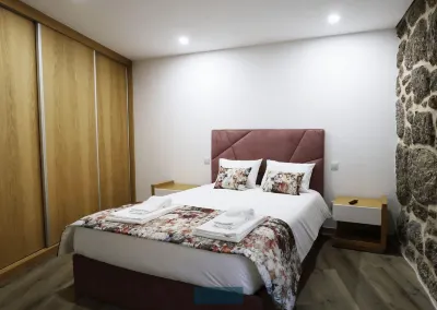 Casa d'Henrique Retreat Pool and Spa Hotels in 