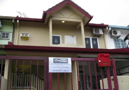 The One Vacation Home, Malacc