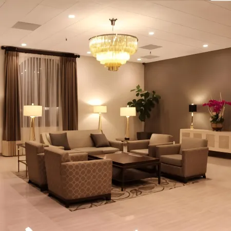 Alhambra Hotel Отели рядом с достопримечательностью «Библиотека Алхамбра Сивик Сентер»