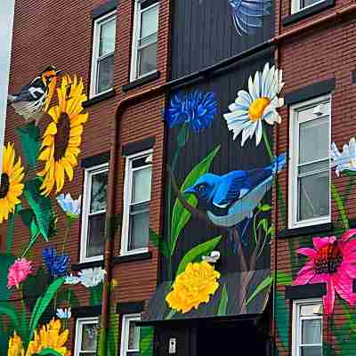 Buckeye Sports ~ Mins to CP & SF ~ King/WD/Pet OK/Kids Friendly/Largest Mural Hotel Exterior