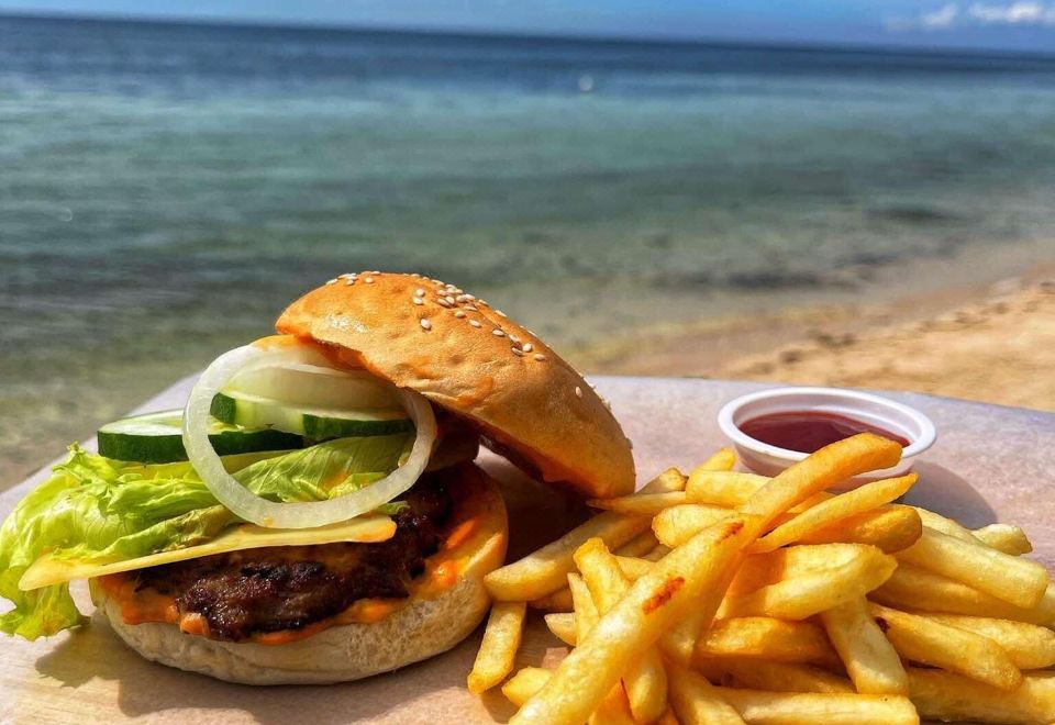 투란 화이트 비치 리조트 이미지