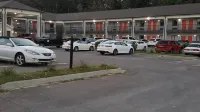 Econo Lodge Forrest City I-40 - parking