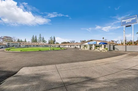 Rodeway Inn Stockton Highway 99 Отели рядом с достопримечательностью «In Season»