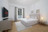 Lux the La Mer by the Sea Suite 4 Hotels in Dubai