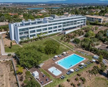 Pelican Alvor Hotels in Alvor