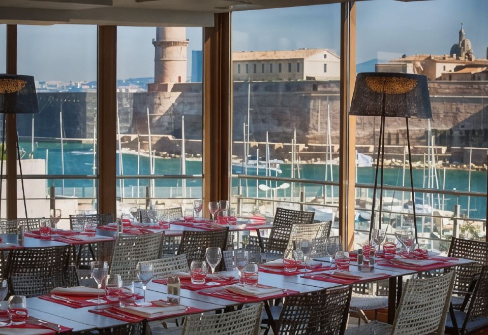 2. 노보텔 마르세유..