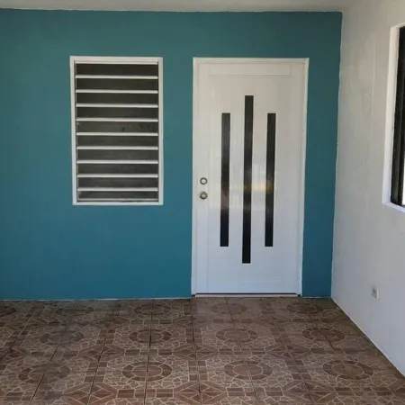 Quiet cozy 1 bedroom 1 bathroom just 2 blocks from beautiful beaches!