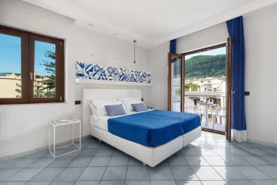 Hotel Leone Hotels near Sentiero delle Sirenuse