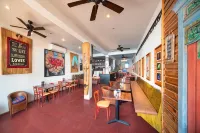 Mr. Tucan Hotel - breakfast