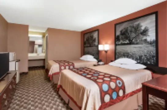 Super 8 by Wyndham Bastrop TX