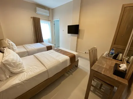 Flamingo Avia Labuan Bajo Отели рядом с достопримечательностью «Labuan Bajo Port»