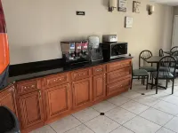 Super 8 by Wyndham Chattanooga/East Ridge - breakfast