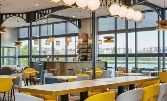 ibis Paris Porte de Montreuil - Housity