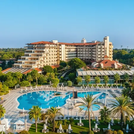 Bellis Deluxe Hotel & Heated for Winter Aqua Park