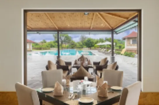 Sarasiruham度假村私人泳池別墅