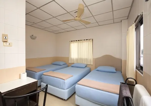 At Home Guest House - Pensionat