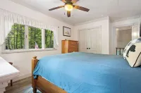 Creekside cabin home ENJOY PEACE/BEAUTY in LUXURY with quality bedding&MUCH MORE