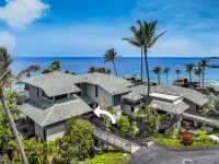 Gourmet Kitchen and Relaxing Lanai - Stunning Ocean View Haven