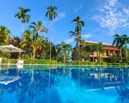 Hue Riverside Boutique Resort & Spa Hotels in Thuy Bieu