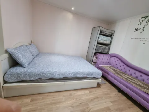 Busan Elim Pension Hotels near Imrang Beach