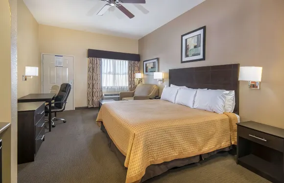 貝敦東戴斯酒店