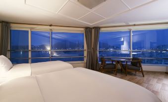 Hansan Hotel