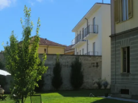 B&B l'Ortodellerose Hotels in Alba