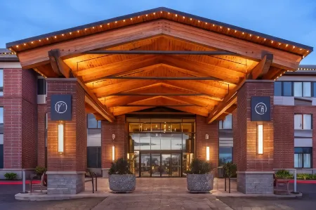 Best Western Premier Boulder Falls Inn