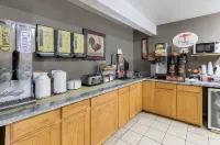 Super 8 by Wyndham Osceola IA Hotels in Osceola